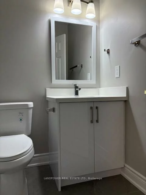 447, Hollandview, Bayview Wellington, Aurora