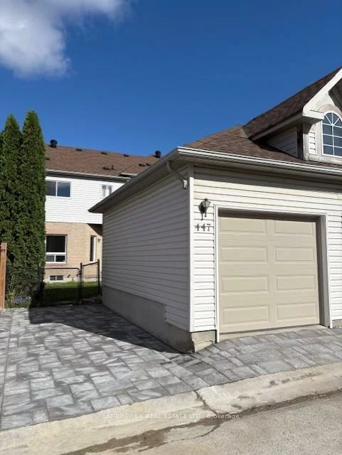 447, Hollandview, Bayview Wellington, Aurora