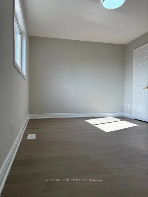 447, Hollandview, Bayview Wellington, Aurora