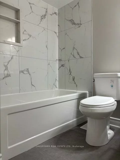 447, Hollandview, Bayview Wellington, Aurora