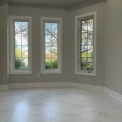 447, Hollandview, Bayview Wellington, Aurora