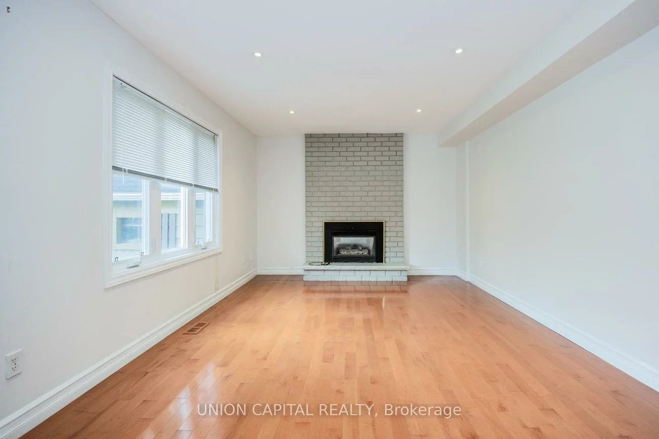 82, Old Yonge, Aurora Village, Aurora