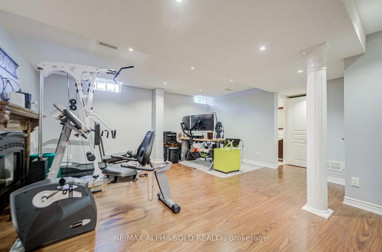 144, Chapman, Aurora Grove, Aurora