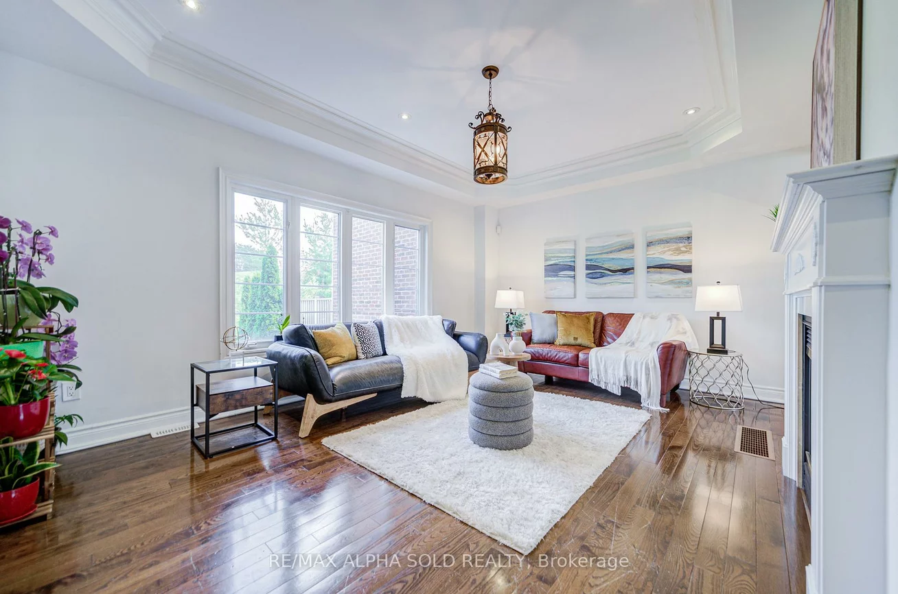 144, Chapman, Aurora Grove, Aurora