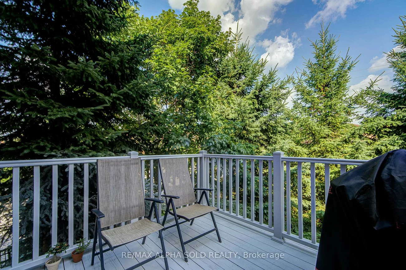 144, Chapman, Aurora Grove, Aurora