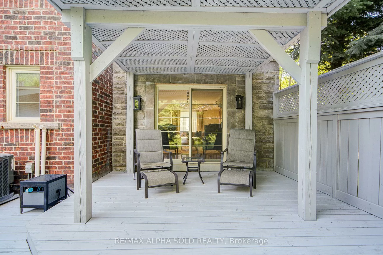 144, Chapman, Aurora Grove, Aurora