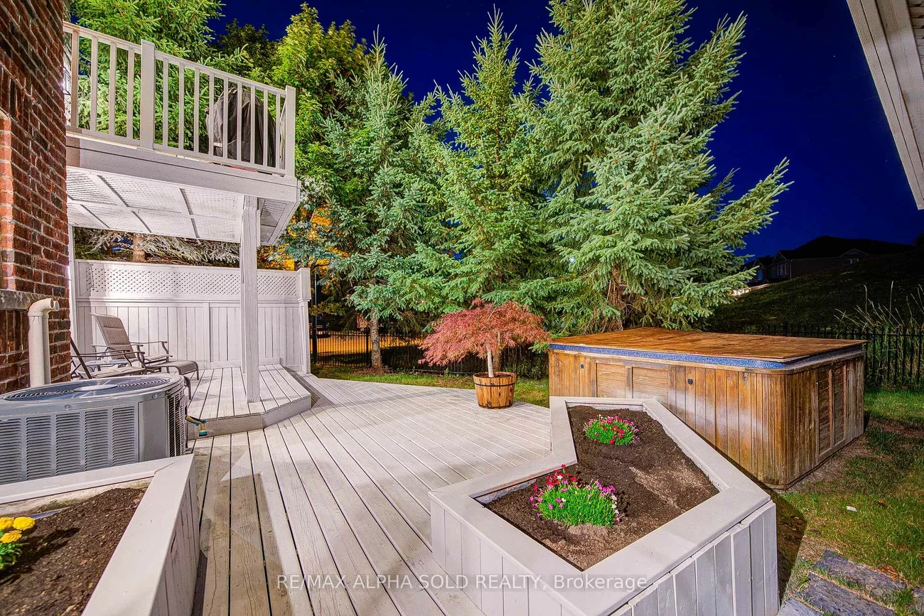 144, Chapman, Aurora Grove, Aurora