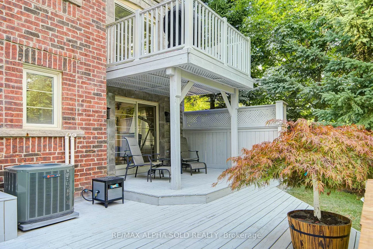 144, Chapman, Aurora Grove, Aurora