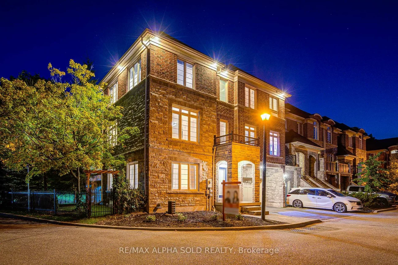 144, Chapman, Aurora Grove, Aurora