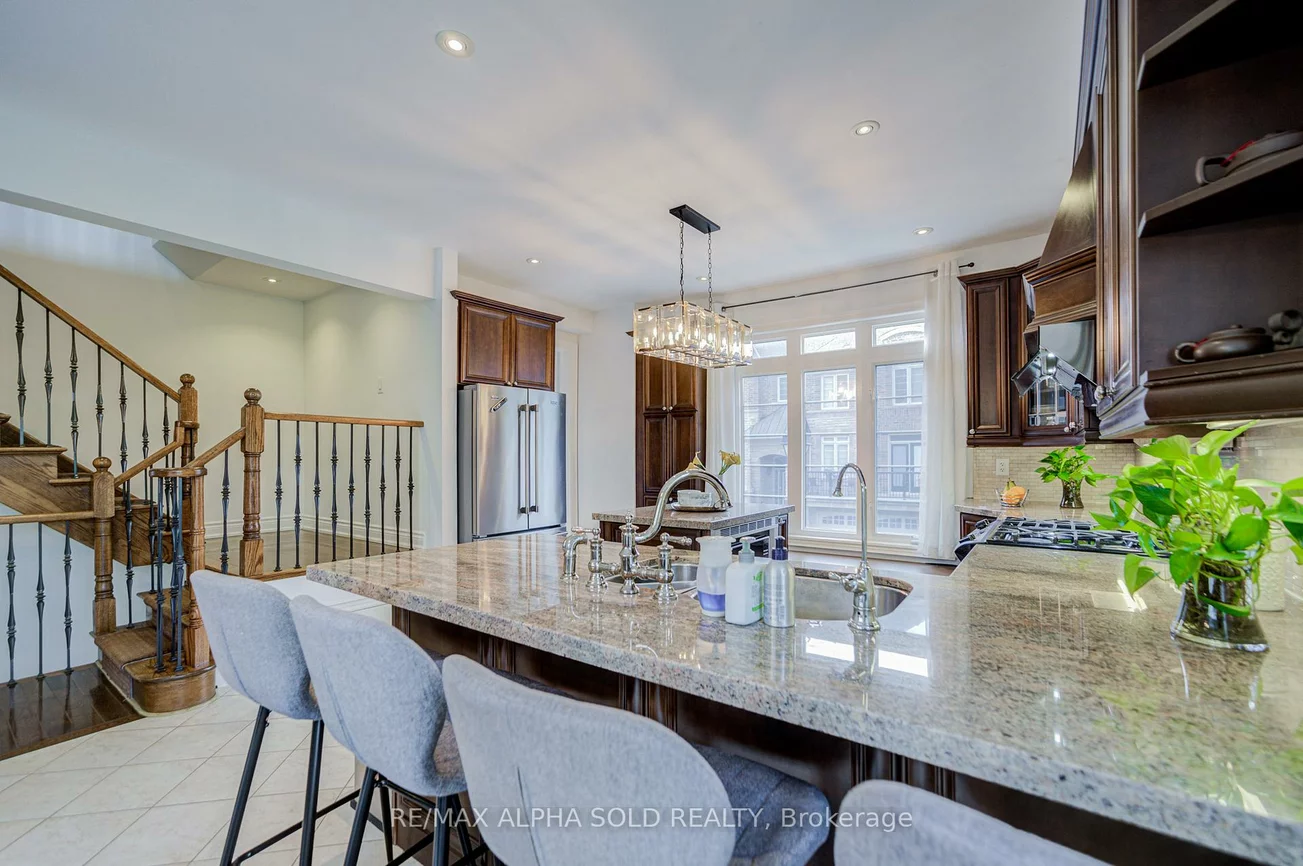 144, Chapman, Aurora Grove, Aurora