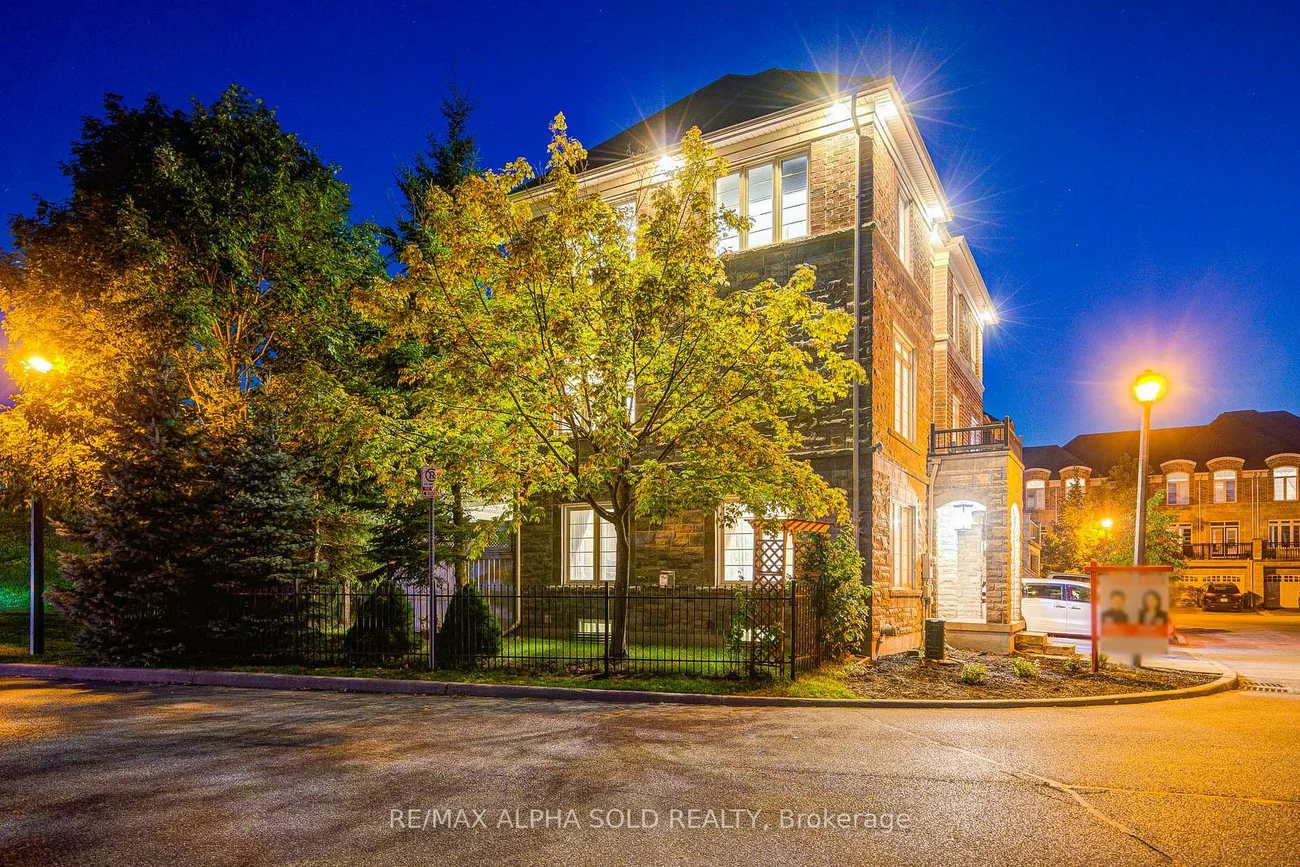 144, Chapman, Aurora Grove, Aurora