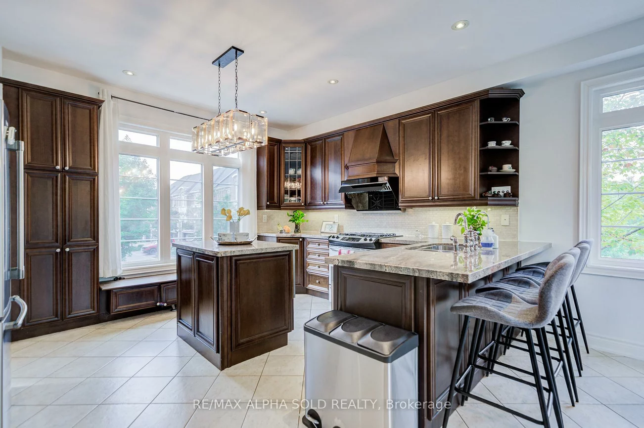 144, Chapman, Aurora Grove, Aurora