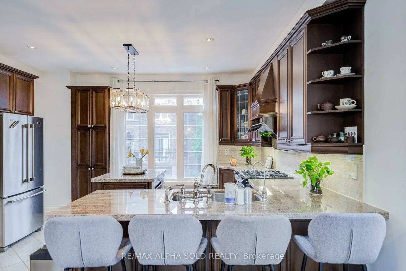 144, Chapman, Aurora Grove, Aurora