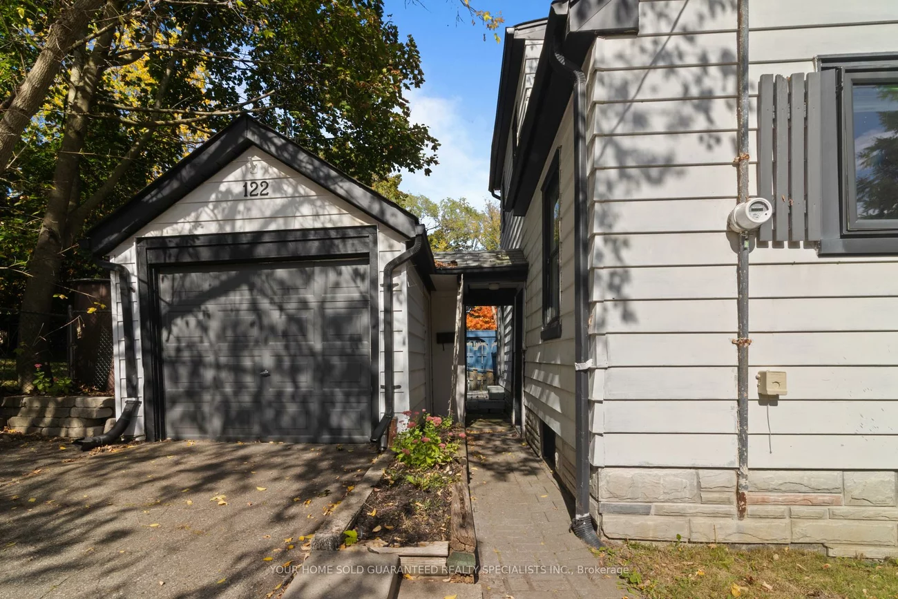 122, Gurnett, Aurora Village, Aurora