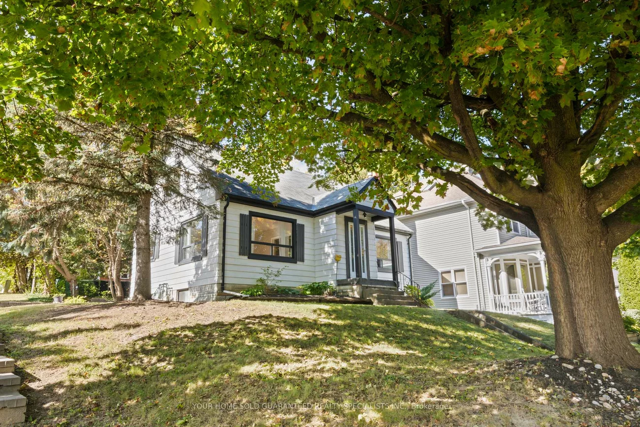 122, Gurnett, Aurora Village, Aurora