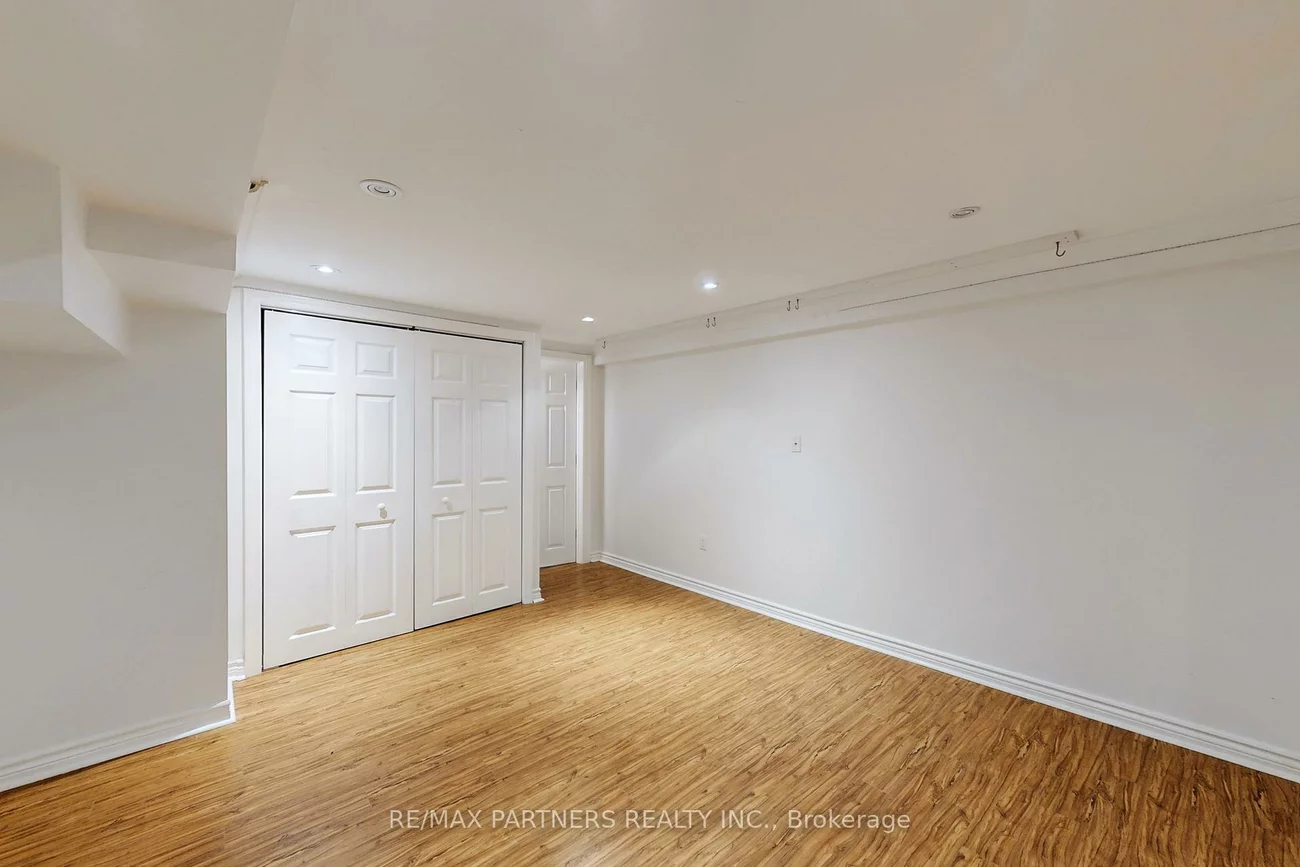 26, Sandfield, Aurora Highlands, Aurora