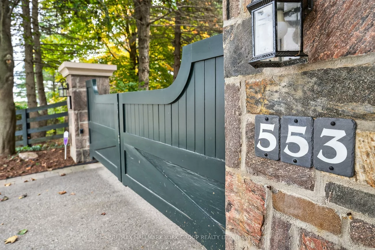 553, St John's, Hills of St Andrew, Aurora