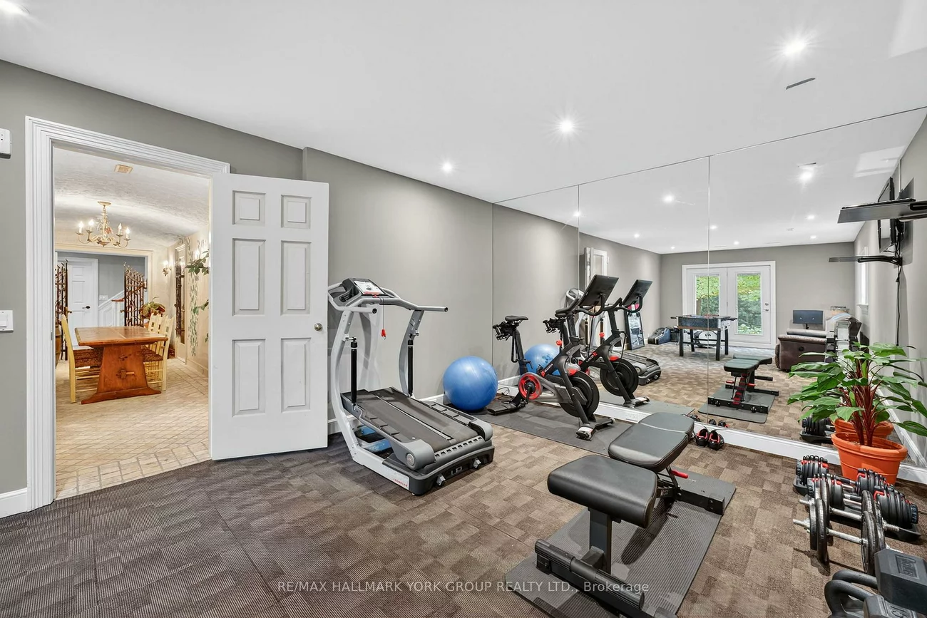 553, St John's, Hills of St Andrew, Aurora