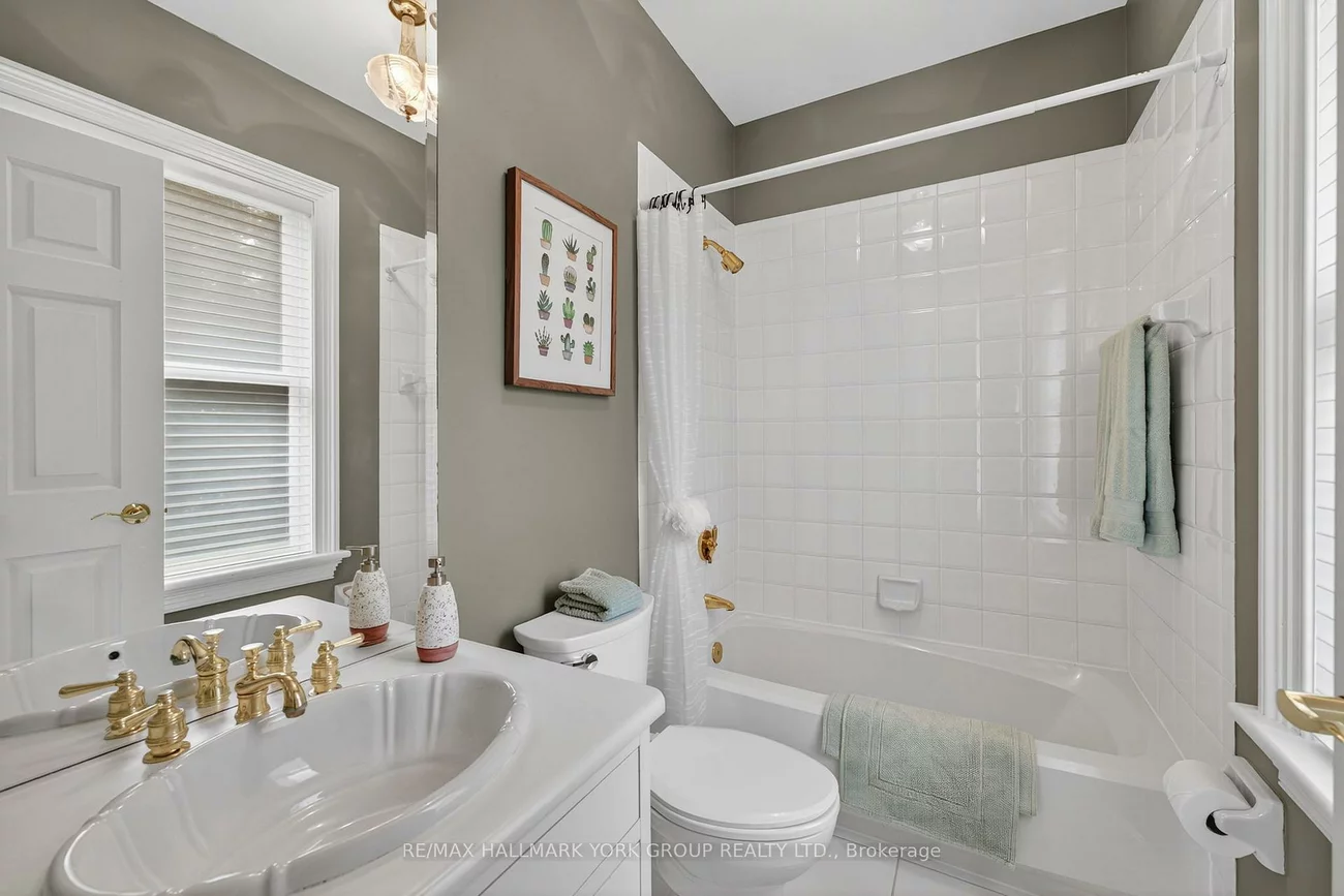 553, St John's, Hills of St Andrew, Aurora