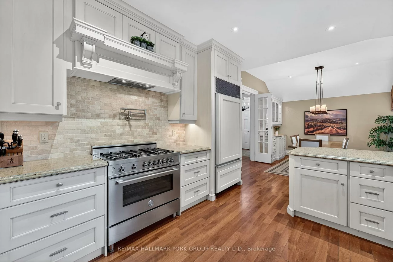 553, St John's, Hills of St Andrew, Aurora