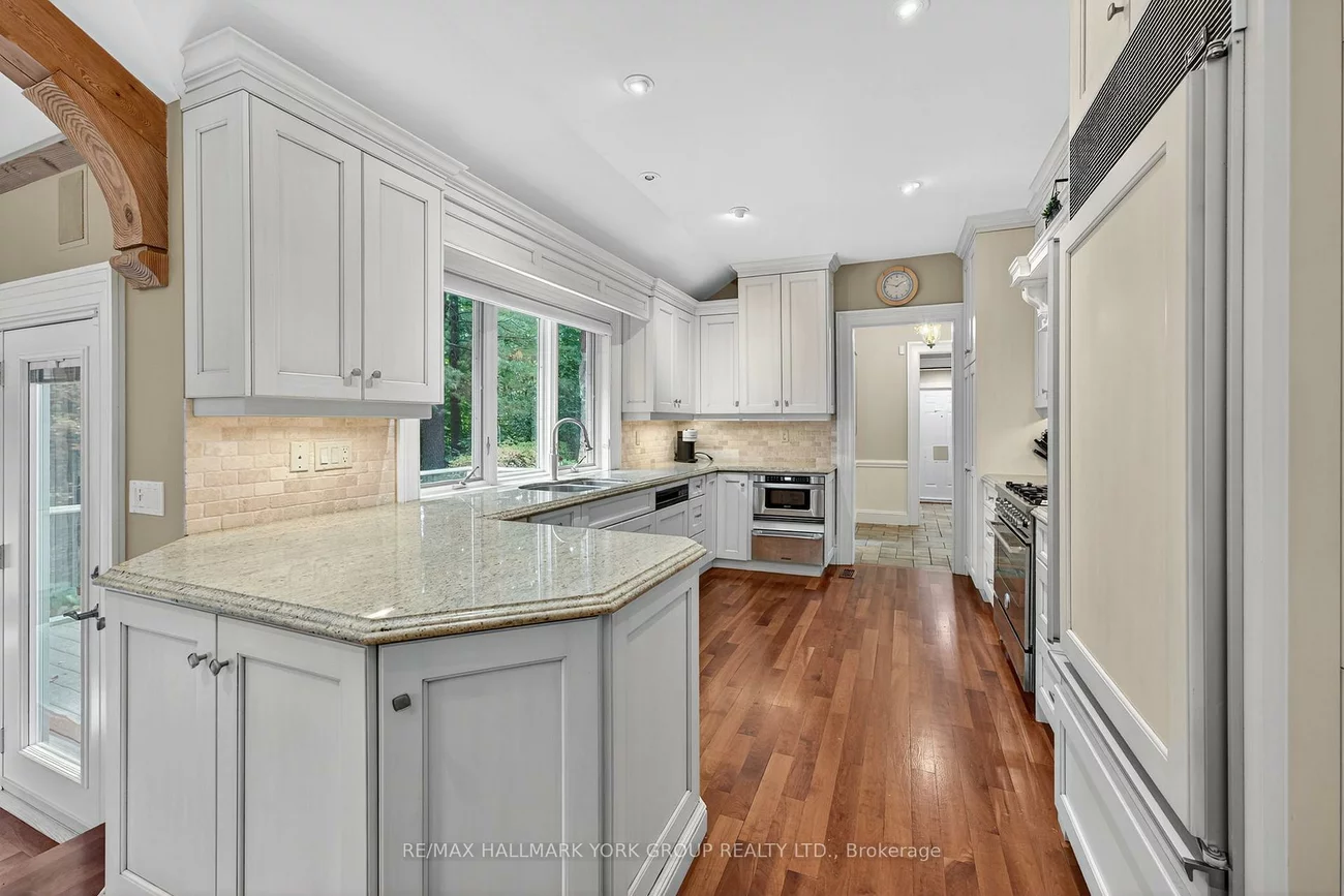 553, St John's, Hills of St Andrew, Aurora