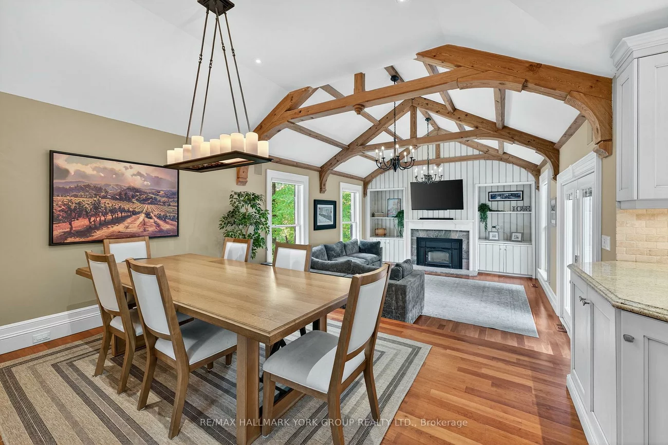 553, St John's, Hills of St Andrew, Aurora