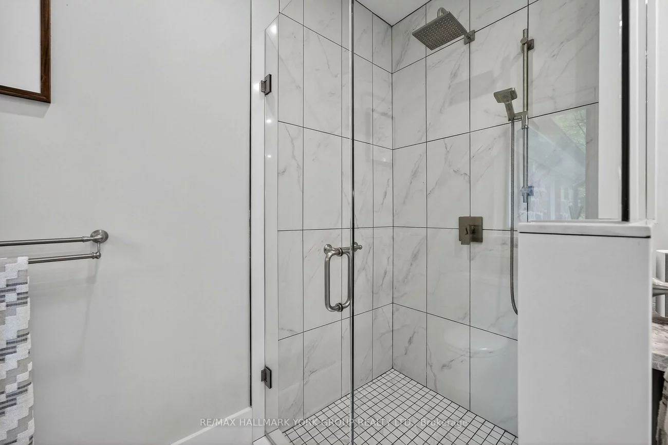 553, St John's, Hills of St Andrew, Aurora