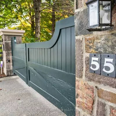 553, St John's, Hills of St Andrew, Aurora