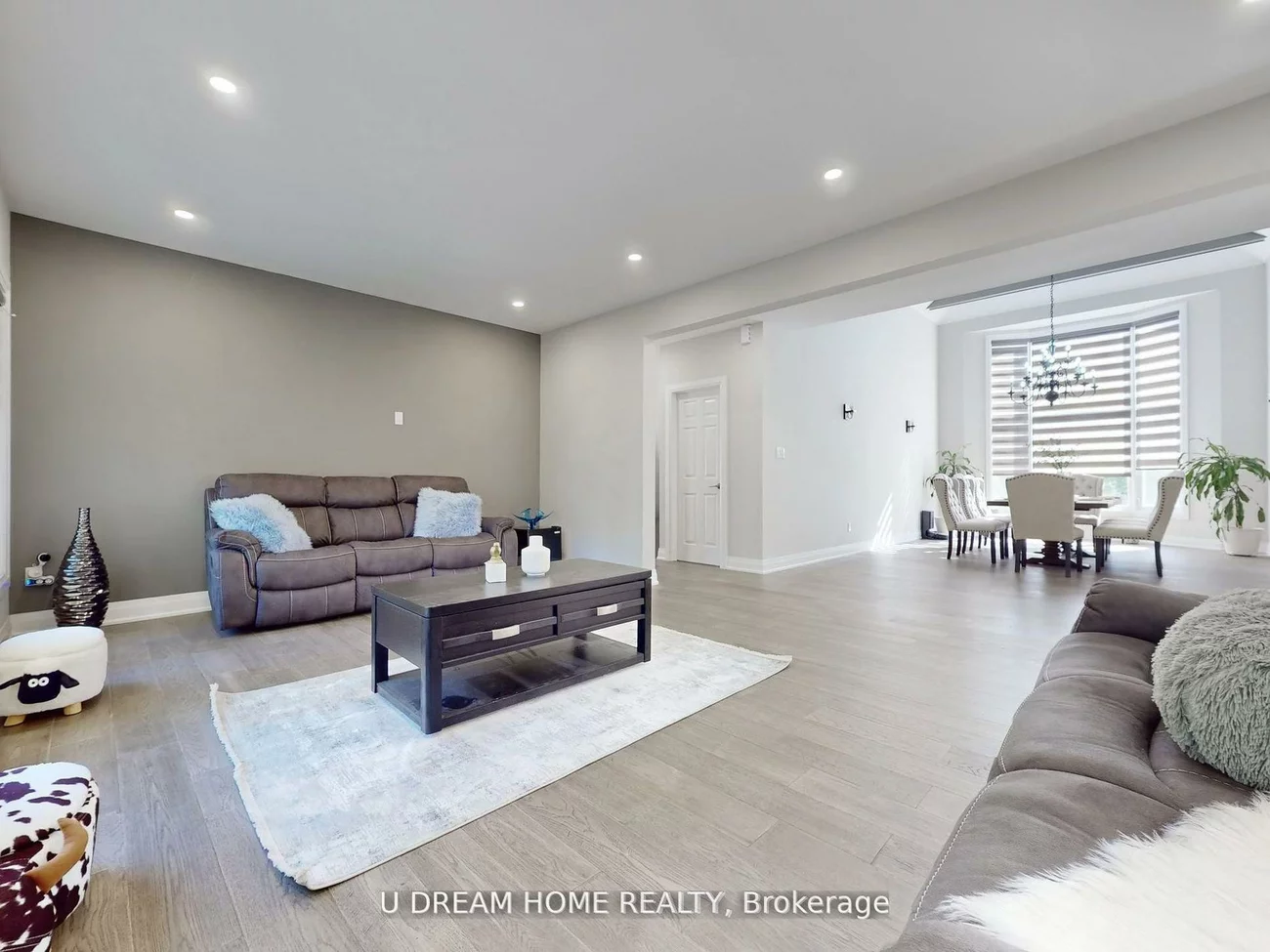 2, Jarvis, Aurora Estates, Aurora