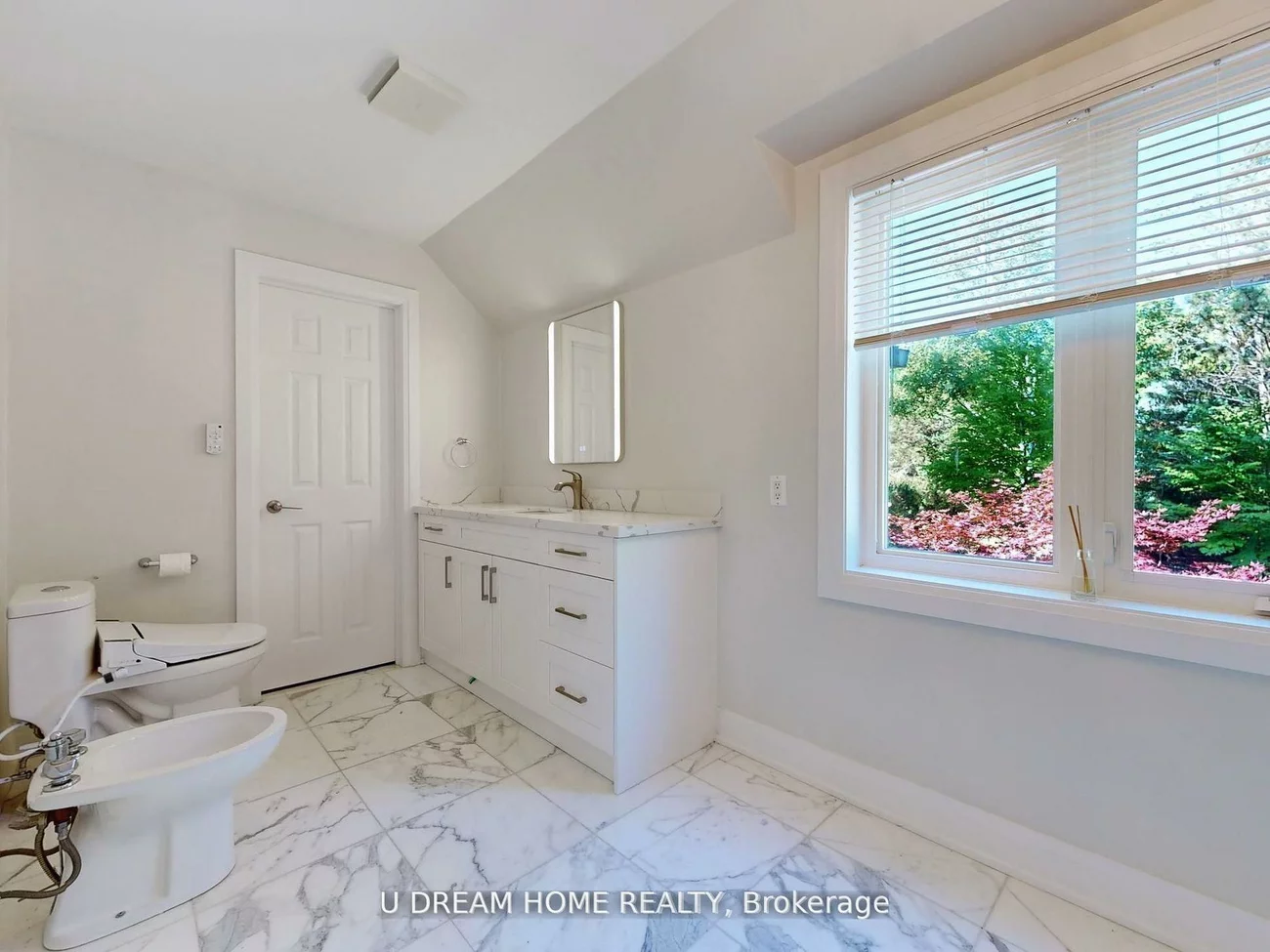 2, Jarvis, Aurora Estates, Aurora