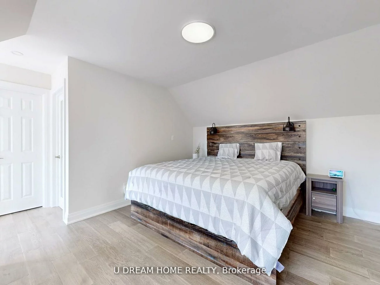 2, Jarvis, Aurora Estates, Aurora