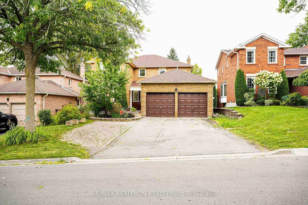 111, Devins, Aurora Heights, Aurora