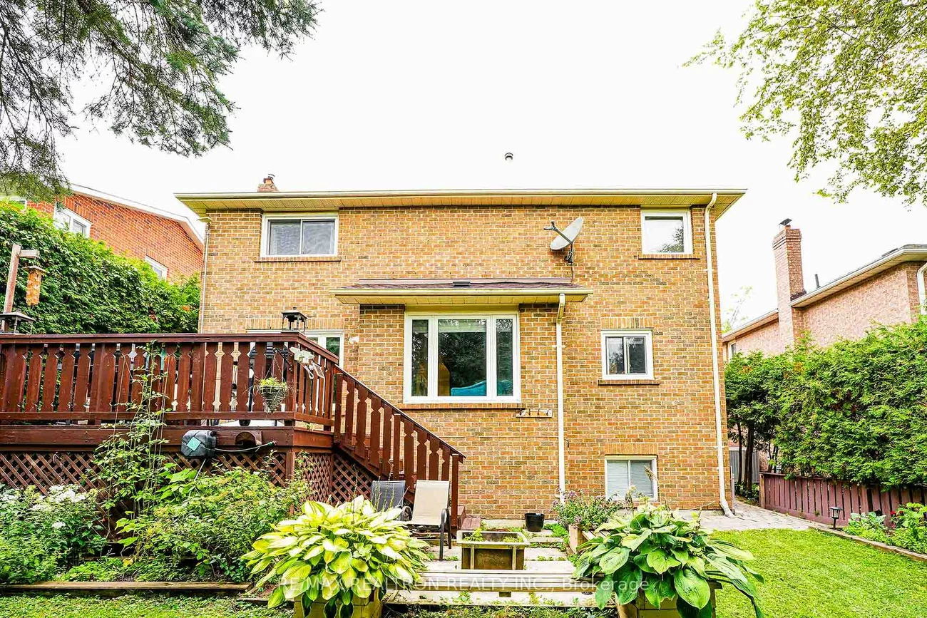111, Devins, Aurora Heights, Aurora