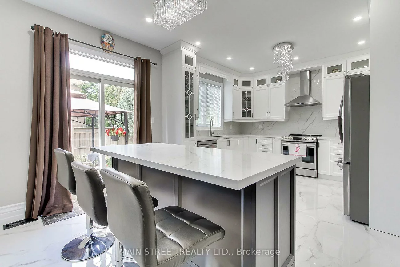 30, Conover, Bayview Northeast, Aurora