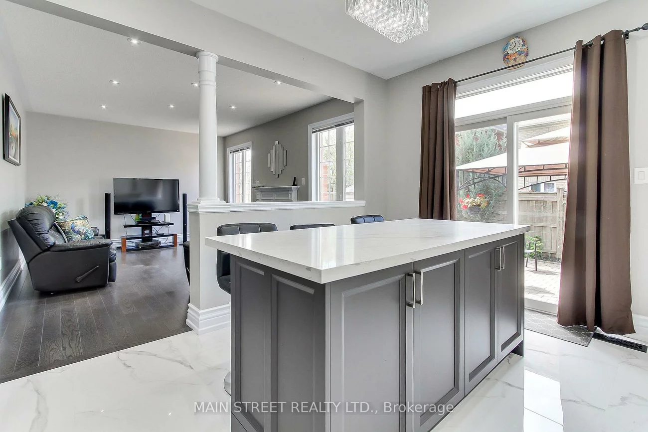 30, Conover, Bayview Northeast, Aurora