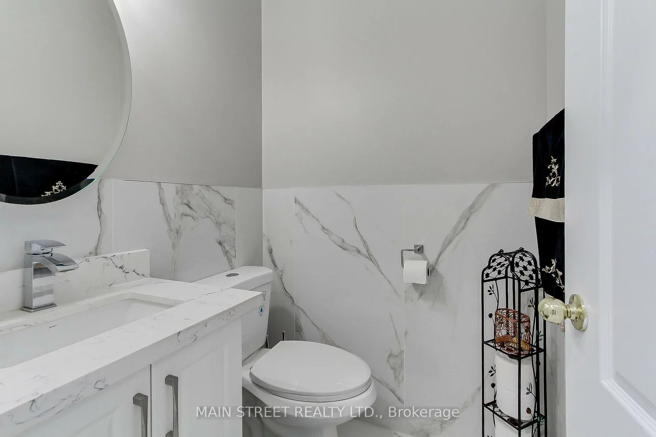 30, Conover, Bayview Northeast, Aurora