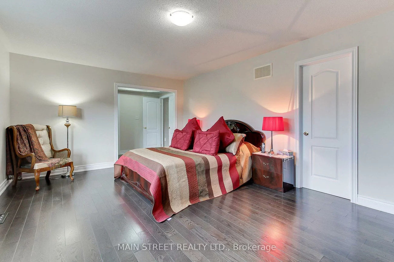 30, Conover, Bayview Northeast, Aurora