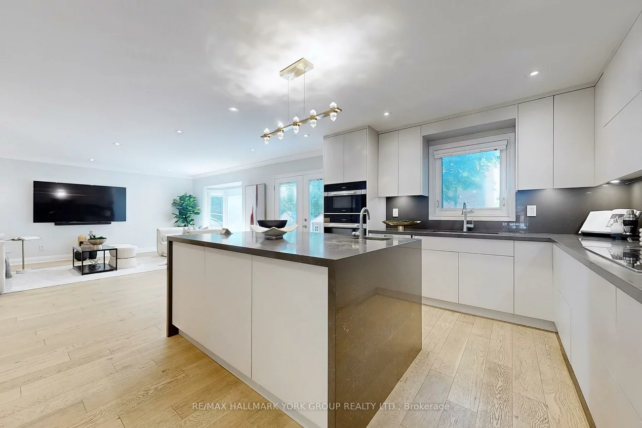 27, Murdock, Aurora Heights, Aurora