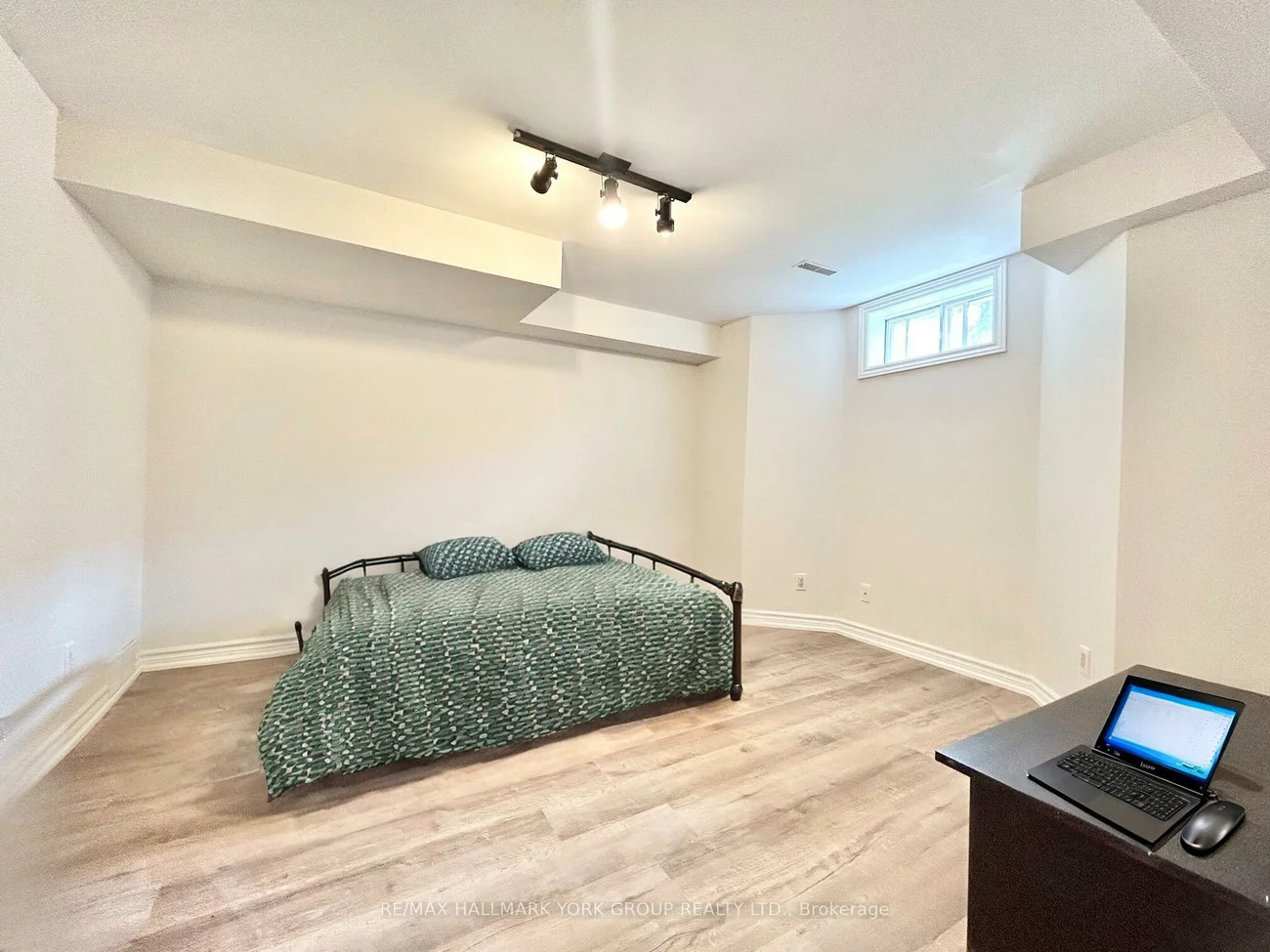 27, Murdock, Aurora Heights, Aurora