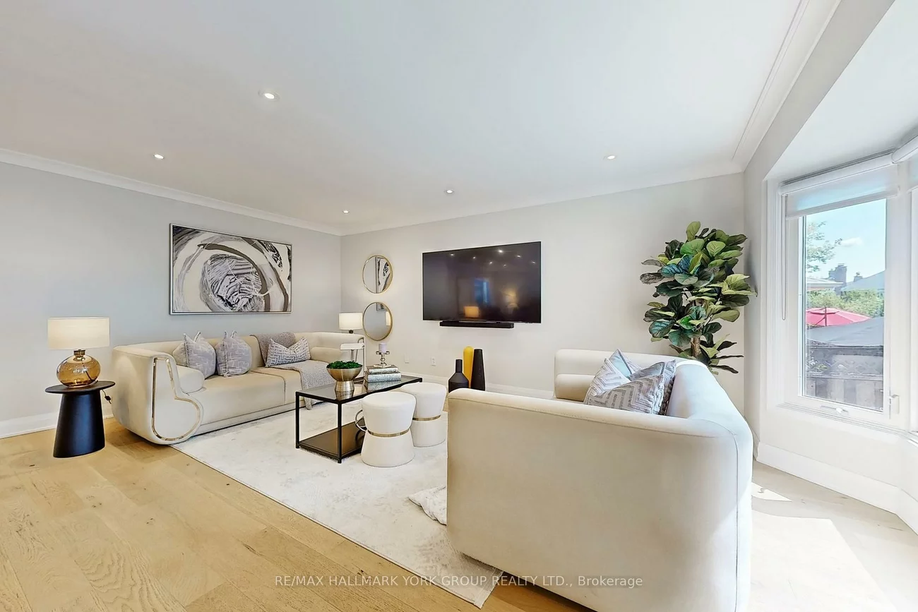 27, Murdock, Aurora Heights, Aurora