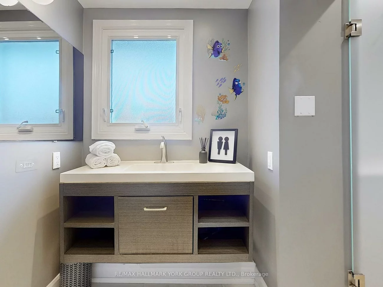 27, Murdock, Aurora Heights, Aurora