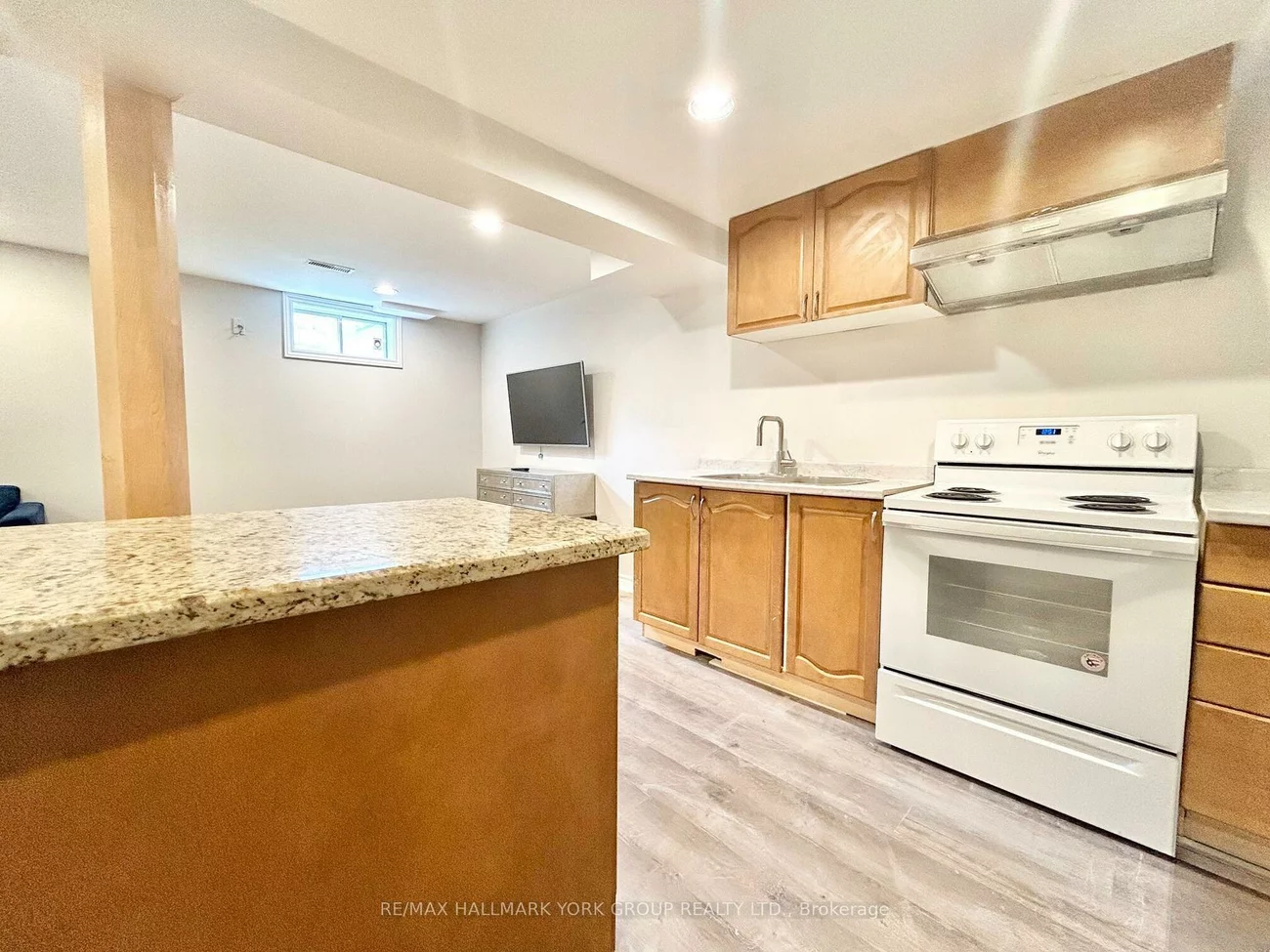 27, Murdock, Aurora Heights, Aurora