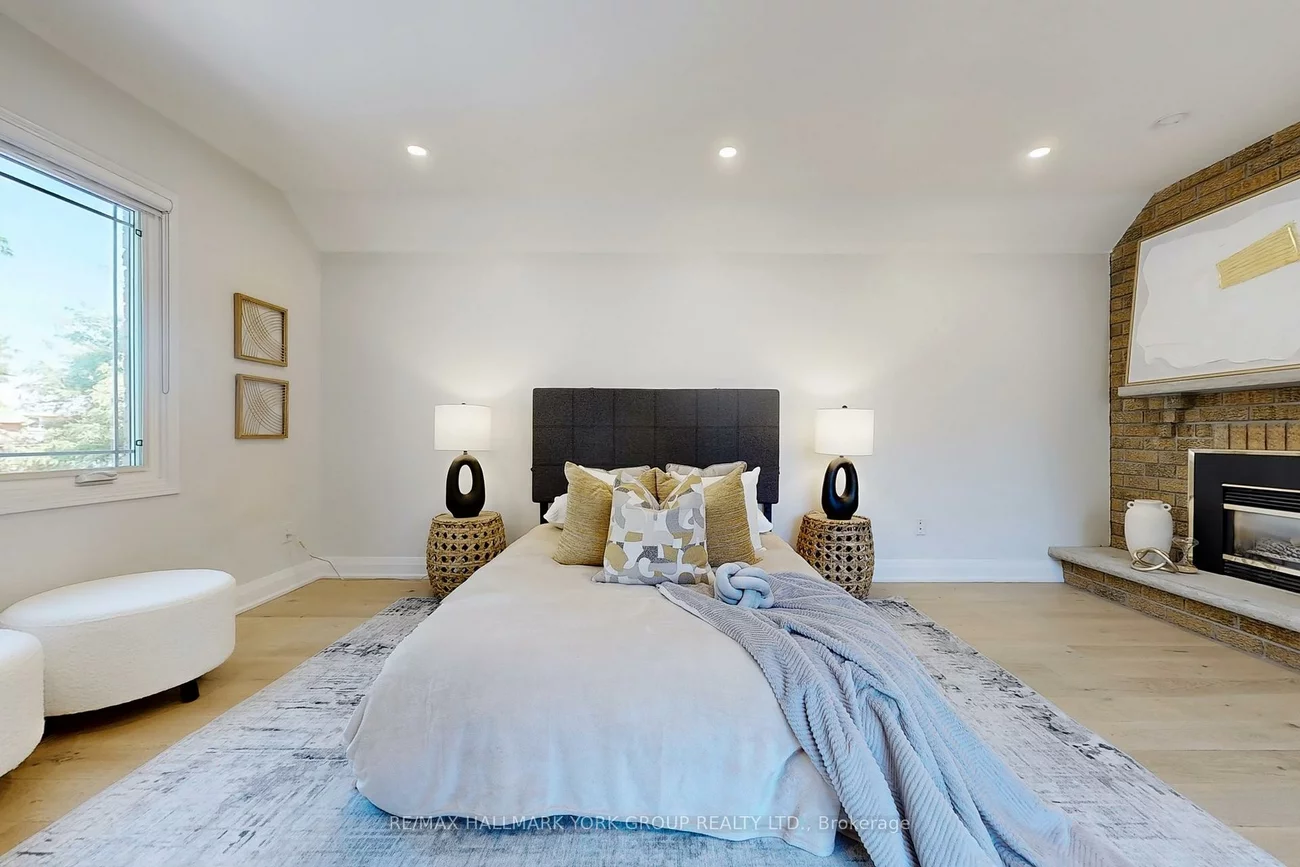 27, Murdock, Aurora Heights, Aurora