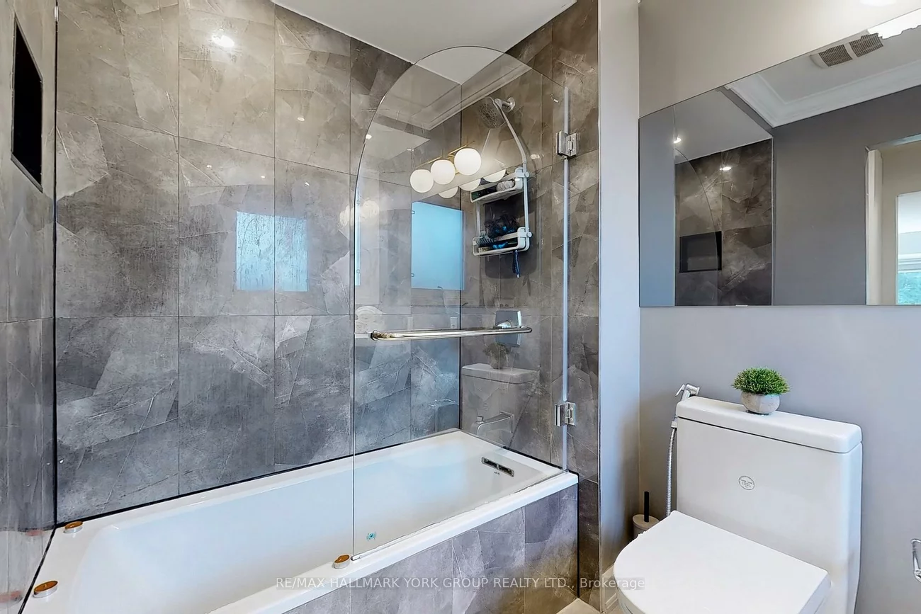 27, Murdock, Aurora Heights, Aurora