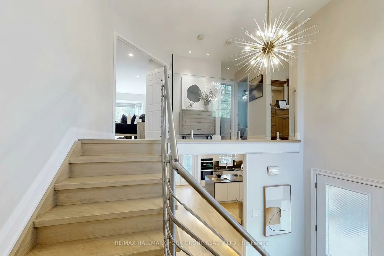 27, Murdock, Aurora Heights, Aurora