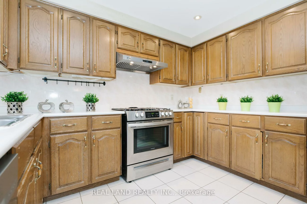 6, Mcgee, Aurora Highlands, Aurora