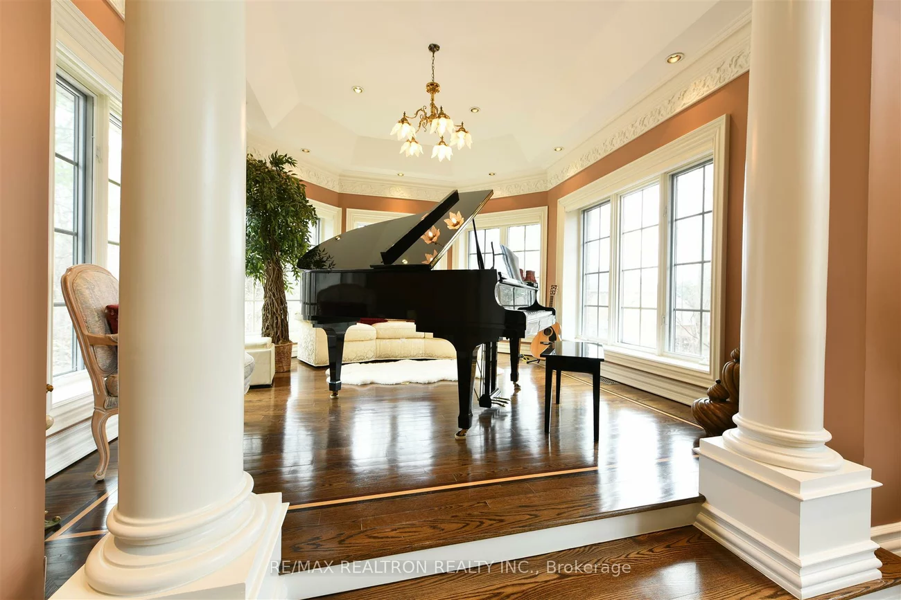 65, Offord, Bayview Southeast, Aurora