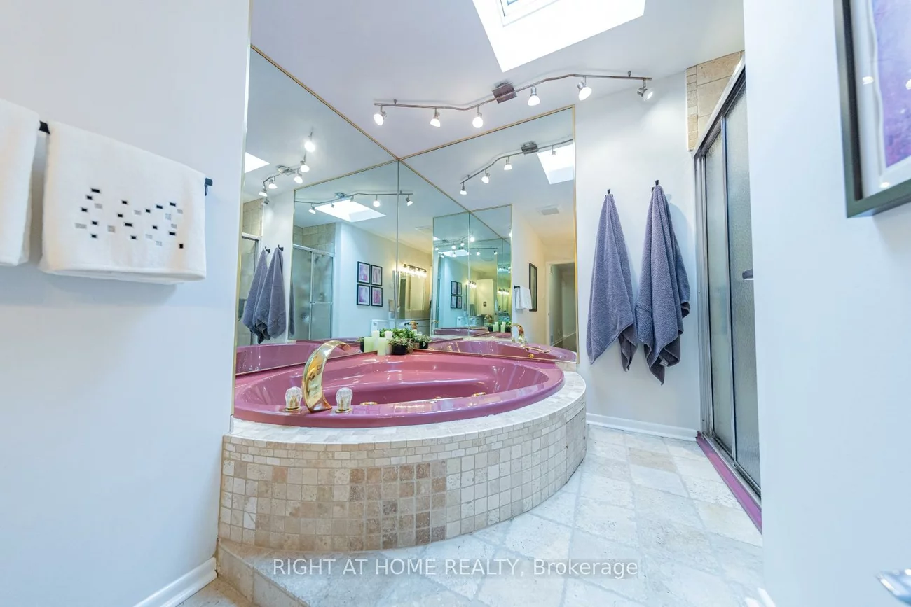 27, Bigwin, Aurora Heights, Aurora