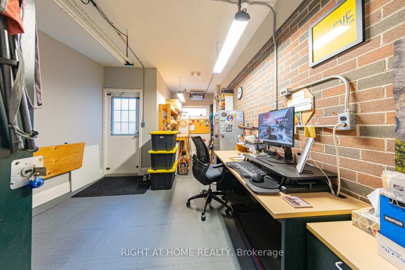 27, Bigwin, Aurora Heights, Aurora