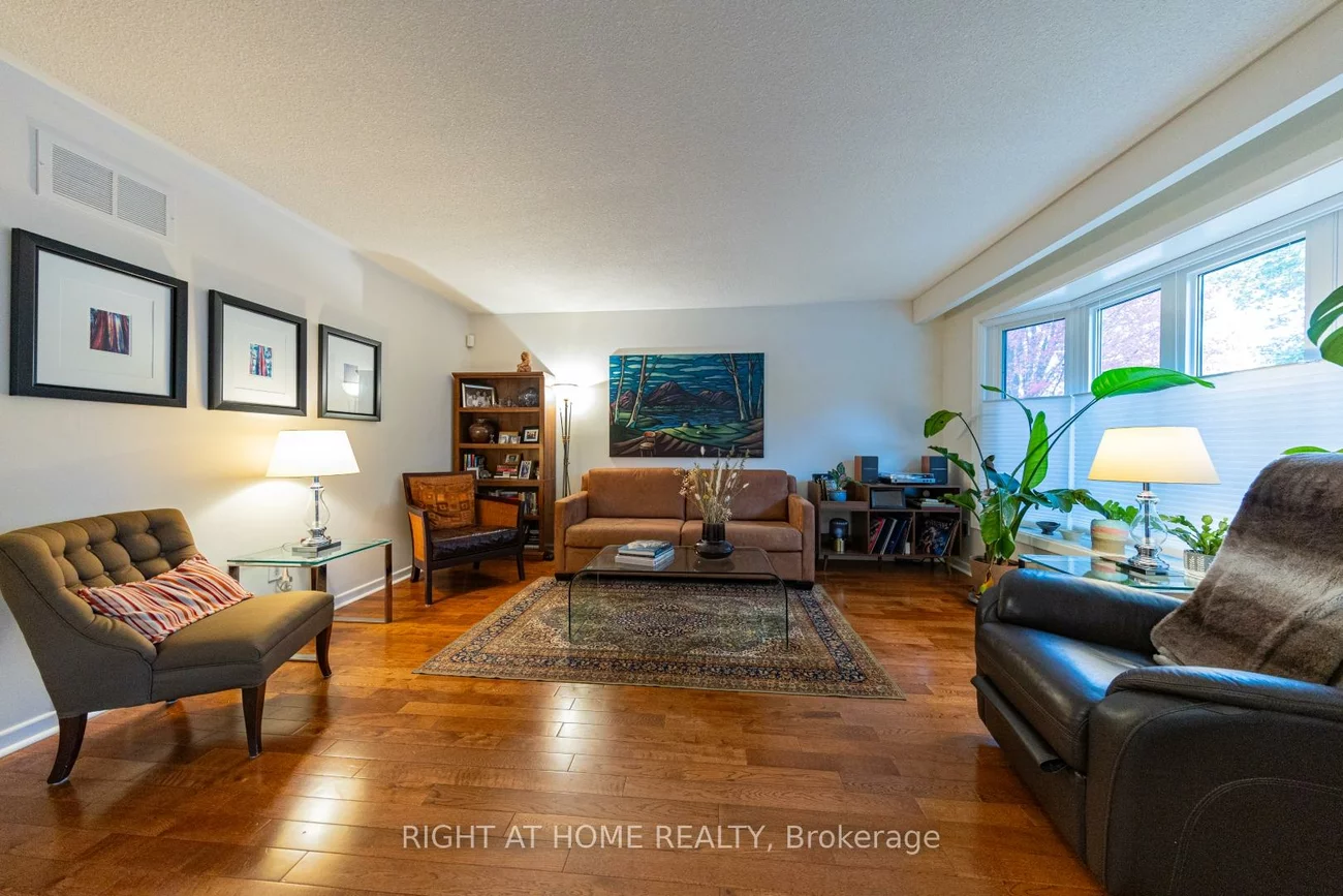 27, Bigwin, Aurora Heights, Aurora